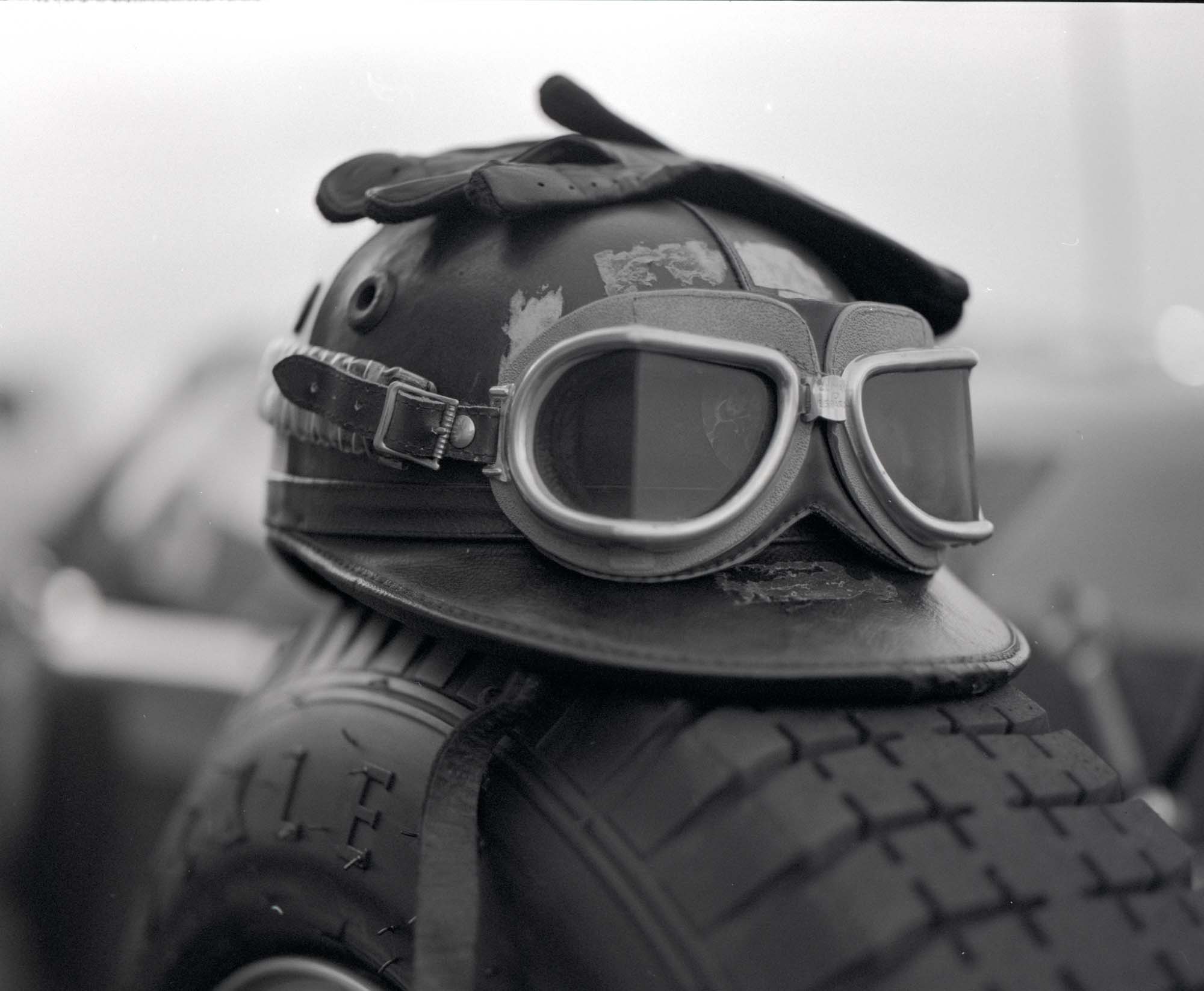Black and white analog photograph shot on Mamiya RZ67 Pro II and Ilford Hp5 Plus in Arizona by TheAnalogPhotographer (United States). [Automotive]