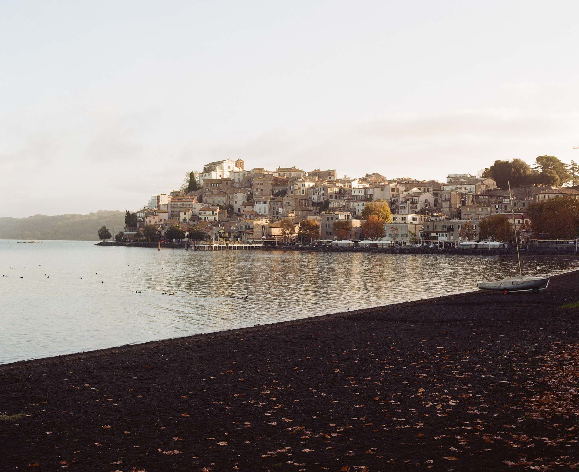 Color analog photograph shot on Mamiya RZ67 Pro II and Kodak Gold 200 in Italy by TheAnalogPhotographer (United States). [Travel]
