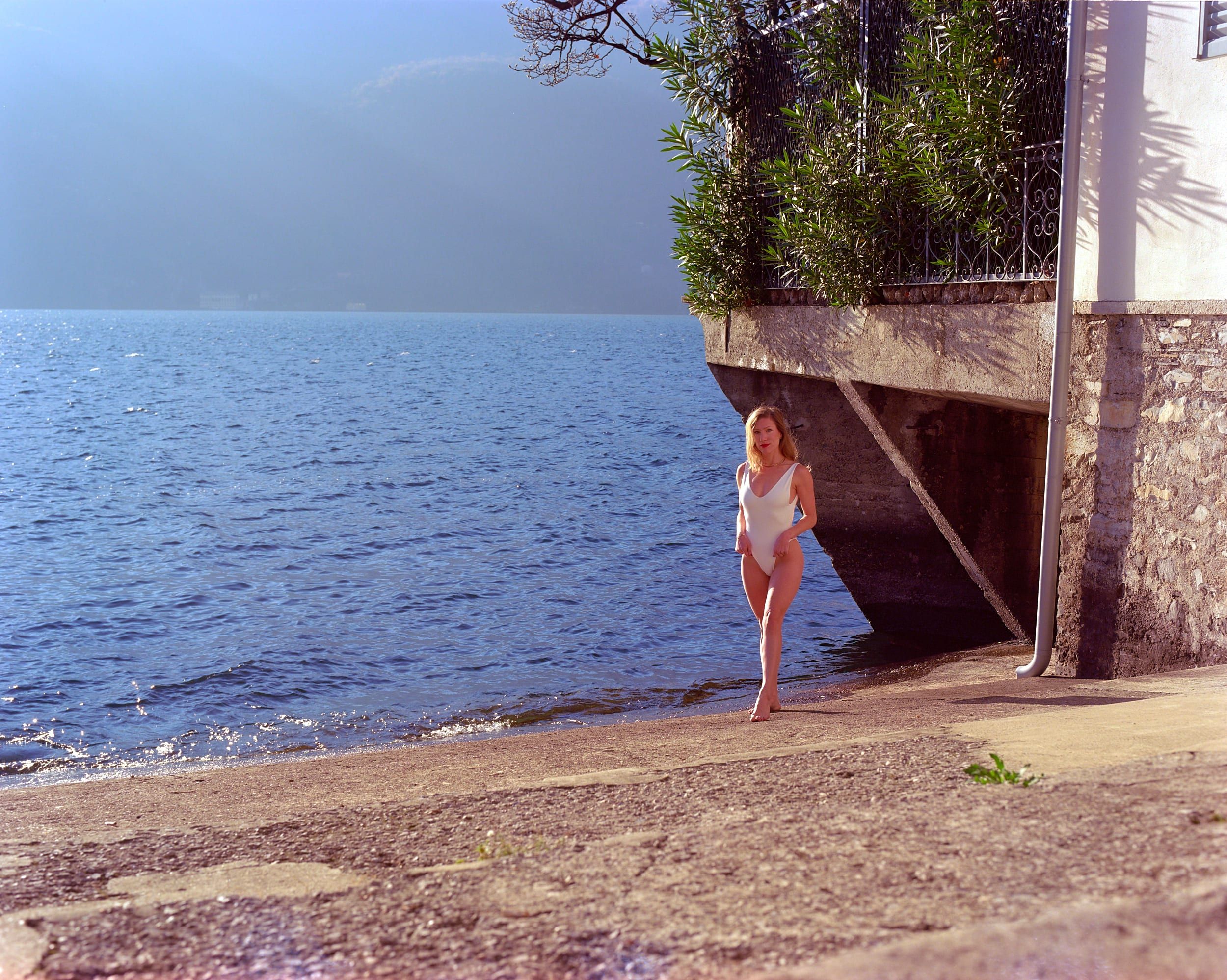 Color analog photograph shot on Mamiya RZ67 Pro II and Kodak Professional Ektar 100 in Lake Como, Italy by TheAnalogPhotographer (United States). [Fashion]