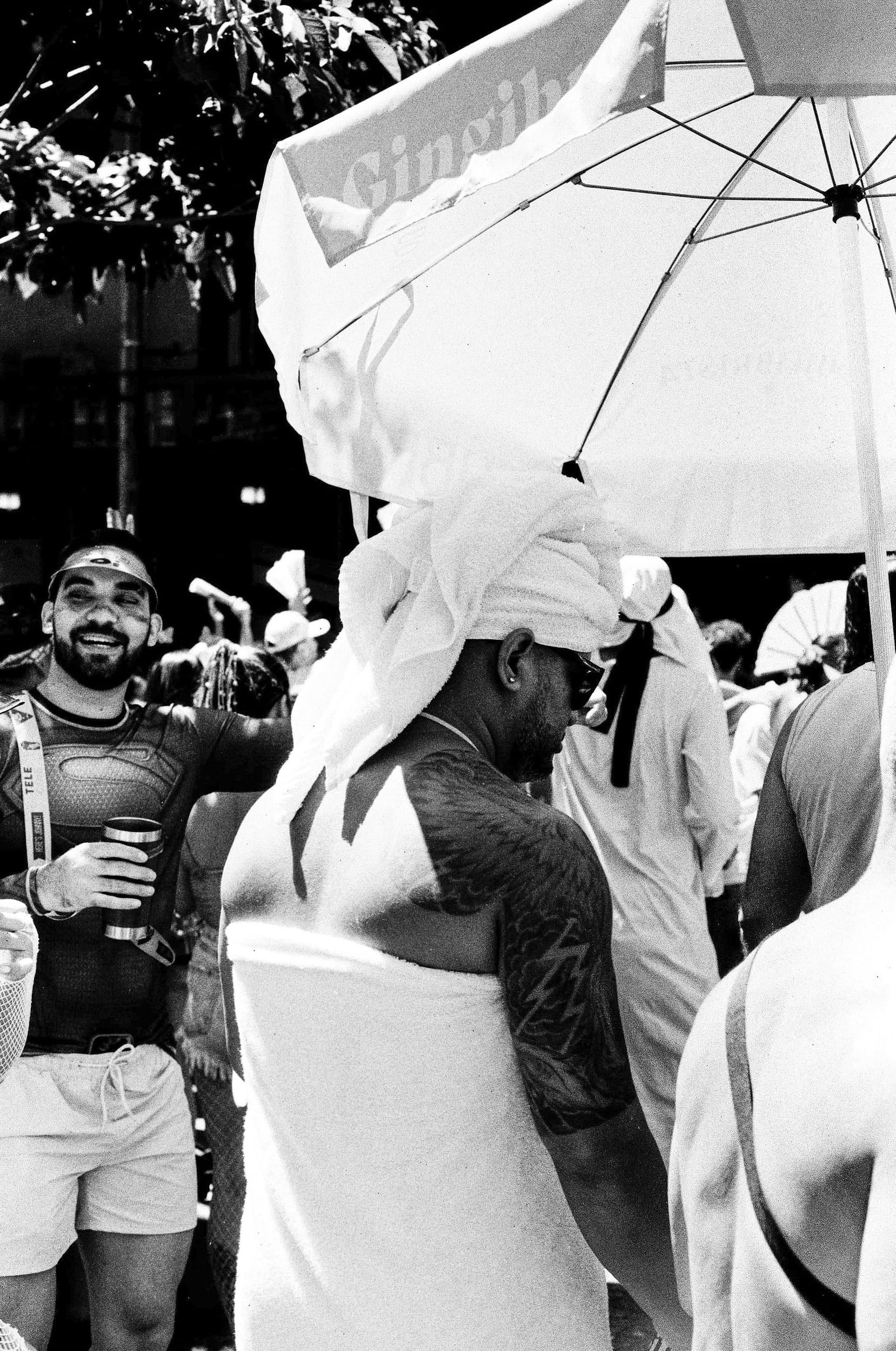 Black and white analog photograph shot on Canon FTb and Shanghai Film Gp3 100 with Canon FD 50mm f/1.8 in Belo Horizonte, Brazil by geologyncoffee (Brazil). [Travel]