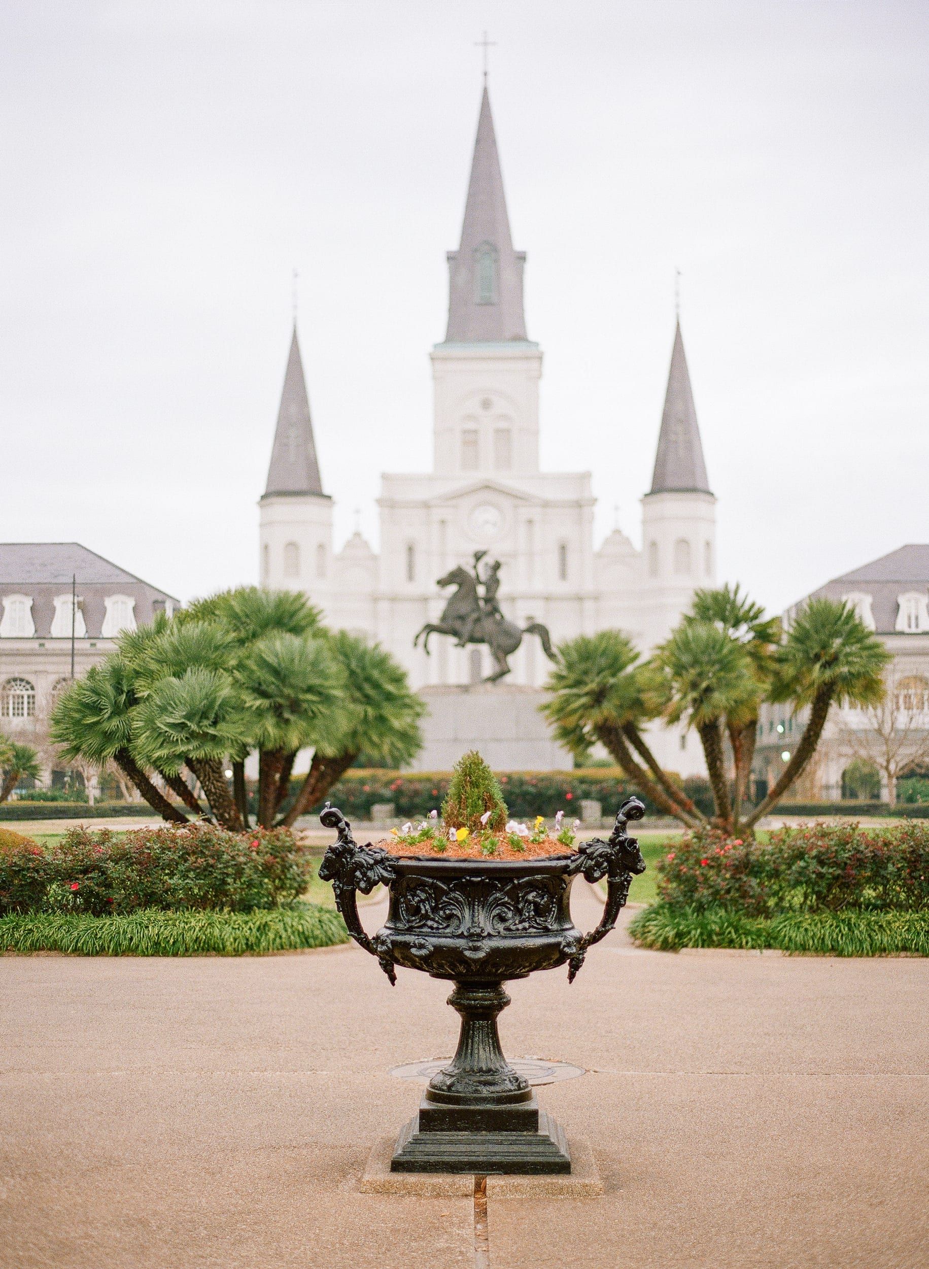 Color analog photograph shot on Contax 645 and Fujifilm Fujicolor Pro 400h Professional with 80mm f2 in New Orleans, Louisiana by Jack_von_Linden (United States). [Travel]