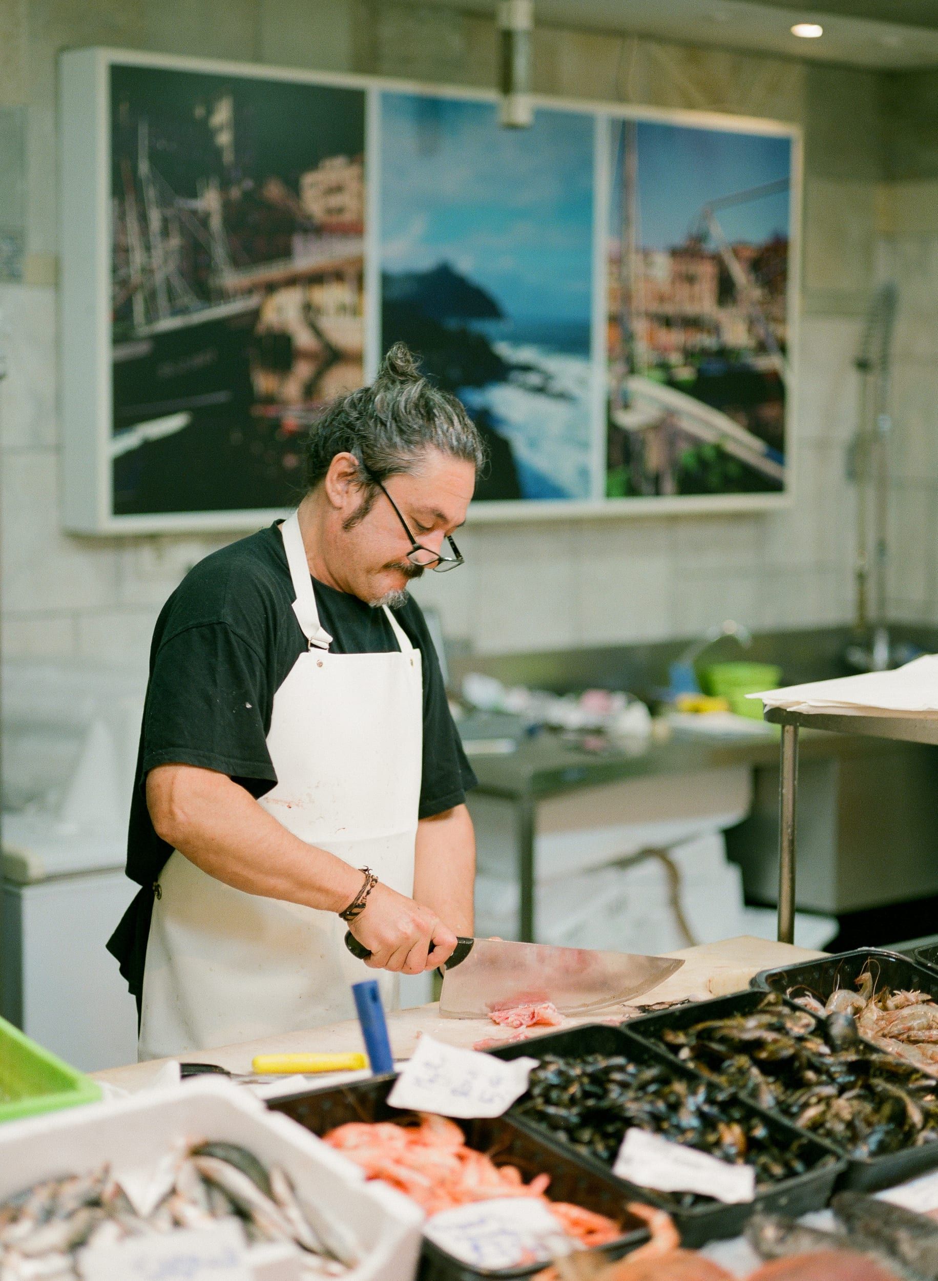 Color analog photograph shot on Hasselblad H1 and Fujifilm Fujicolor Pro 400h Professional with 100mm f2.2 in San Sebastian, Spain by Jack_von_Linden (United States). [Portraits]