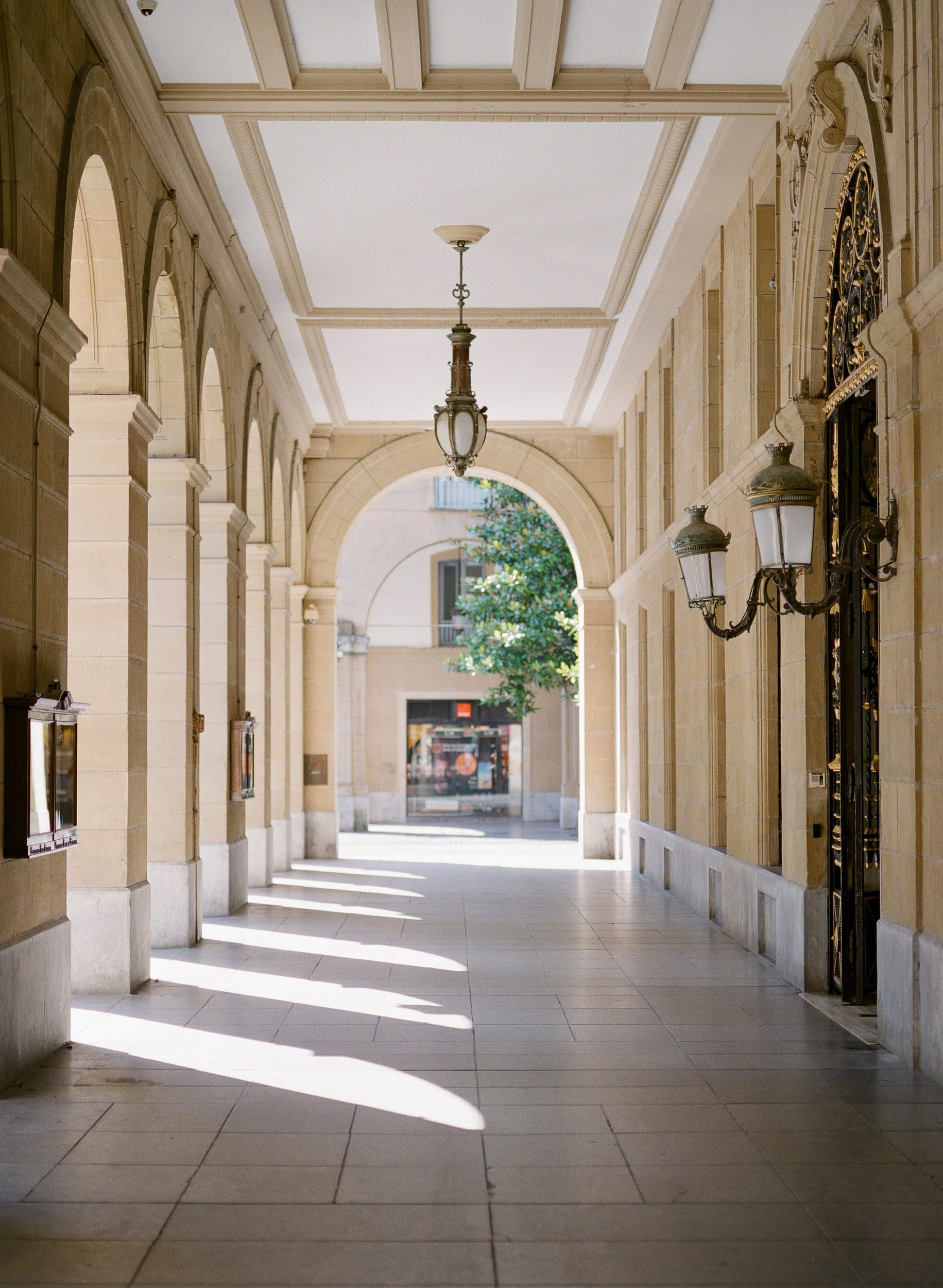 Color analog photograph shot on Hasselblad H1 and Fujifilm Fujicolor Pro 400h Professional with 100mm f2.2 in San Sebastian, Spain by Jack_von_Linden (United States). [Travel]