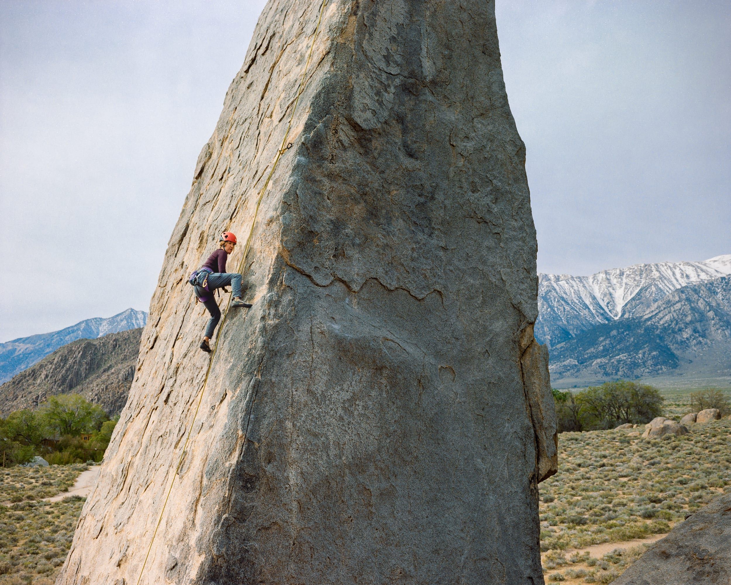 Color analog photograph shot on Mamiya 7ii and Kodak Gold 200 with 80mm f4 in Alabama Hills, California by Jack_von_Linden (United States). [Environmental]