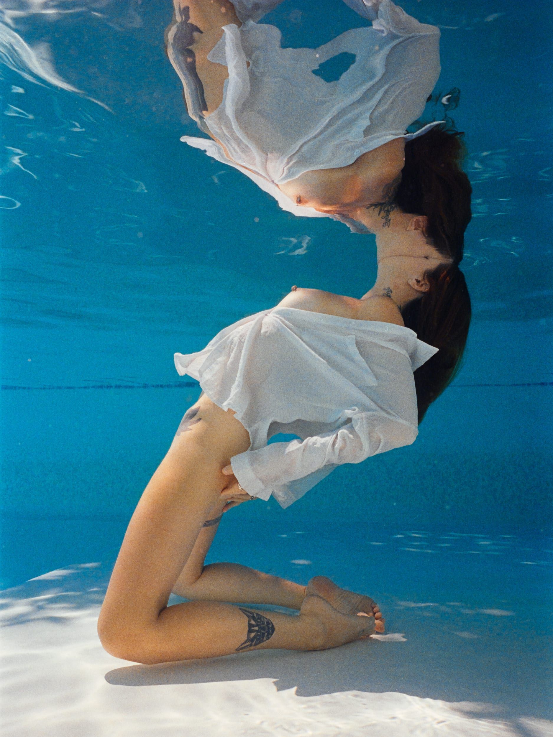 Color analog photograph shot on Nikonos V and Kodak Professional Portra 800 with 20mm f2.8 in Columbus, Ohio by Jack_von_Linden (United States). [Underwater]