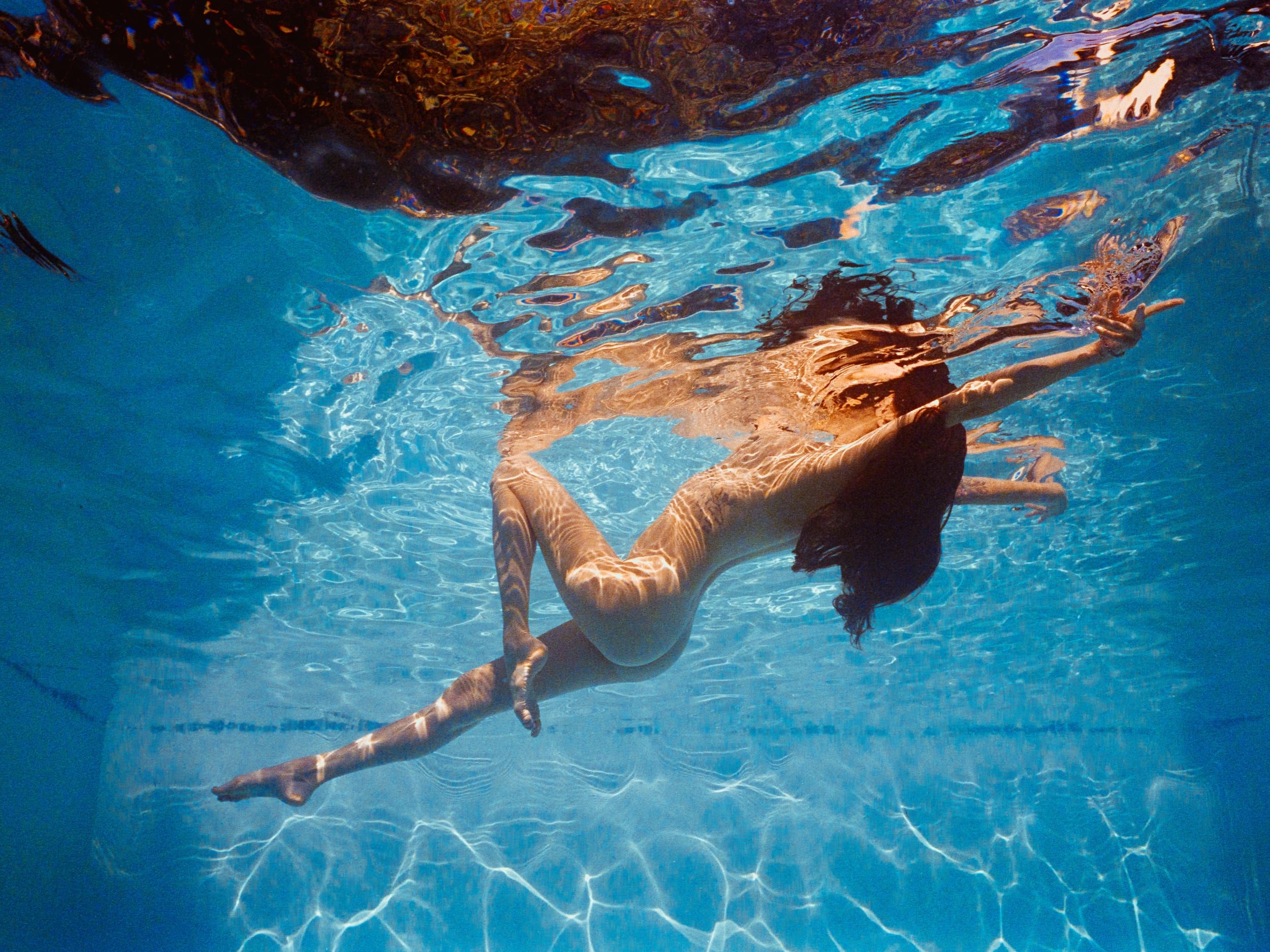 Color analog photograph shot on Nikonos V and Kodak Professional Portra 800 with 35mm f2.5 in Columbus, Ohio by Jack_von_Linden (United States). [Underwater]