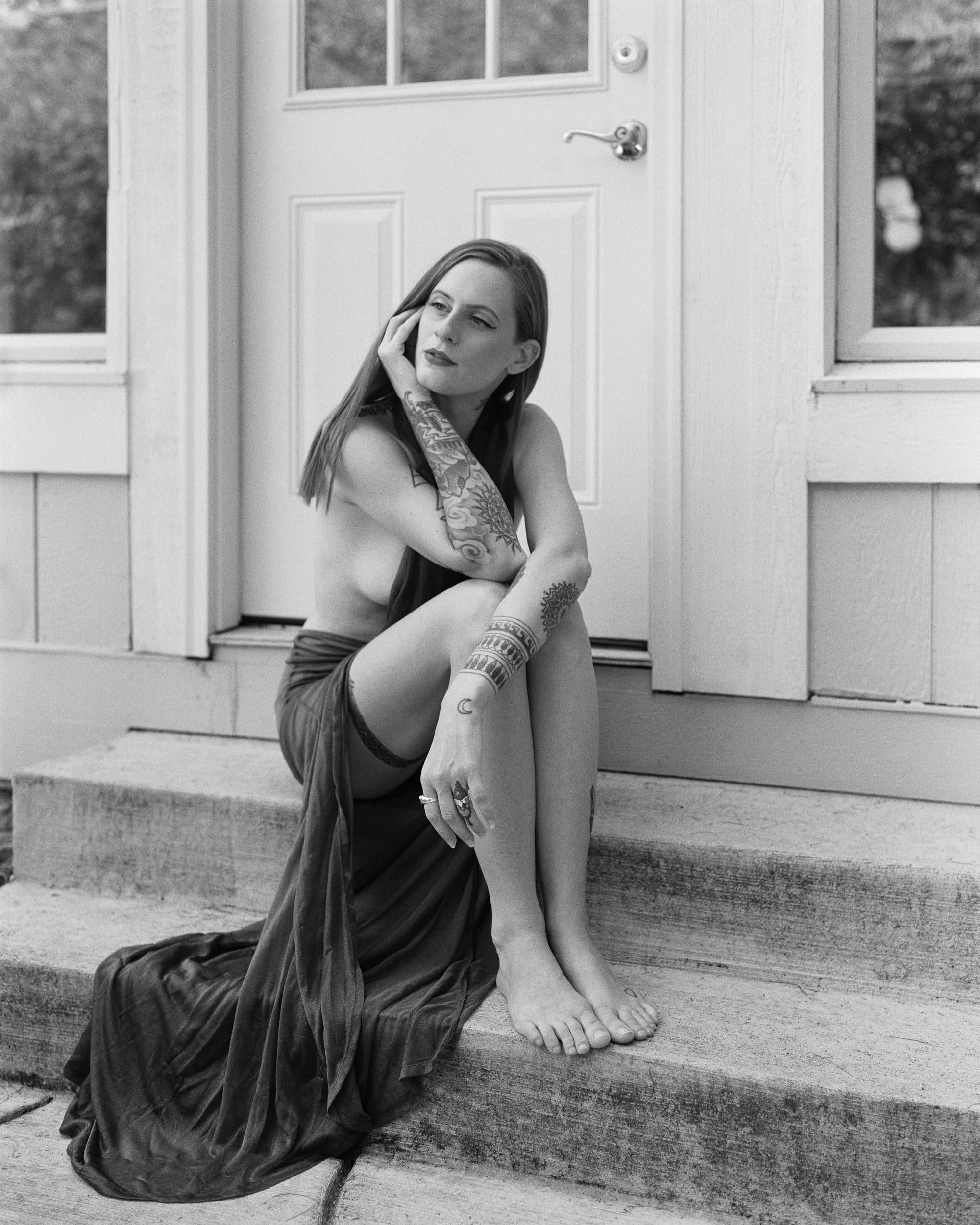 Black and white analog photograph shot on Plaubel Makina 670 and Ilford Hp5 Plus with Nikkor 80mm f2.8 (fixed) in Columbus, Ohio by Jack_von_Linden (United States). [Boudoir (SFW)]