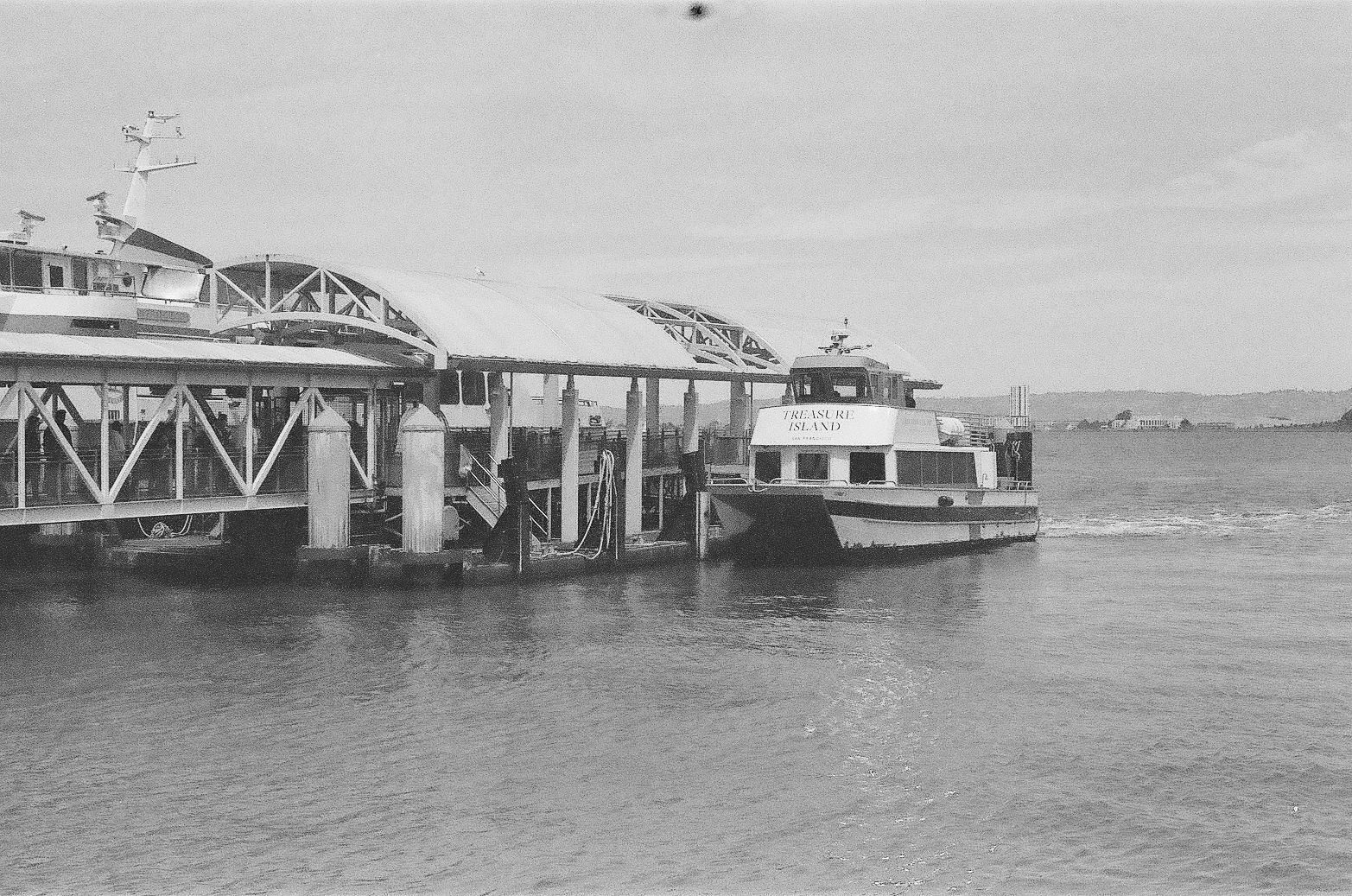 Black and white analog photograph shot on Canon A-1 and Street Candy Film Atm 400 with 50mm 1.8 in San Francisco by ShrubberNi (United States). [Travel]