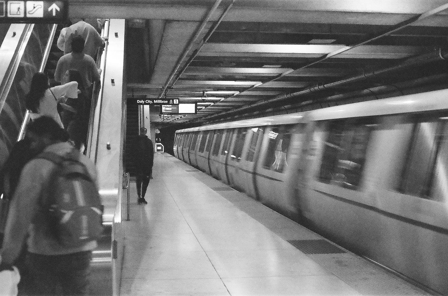 Black and white analog photograph shot on Canon A-1 and Street Candy Film Atm 400 with 50mm 1.8 in San Francisco by ShrubberNi (United States). [Travel]